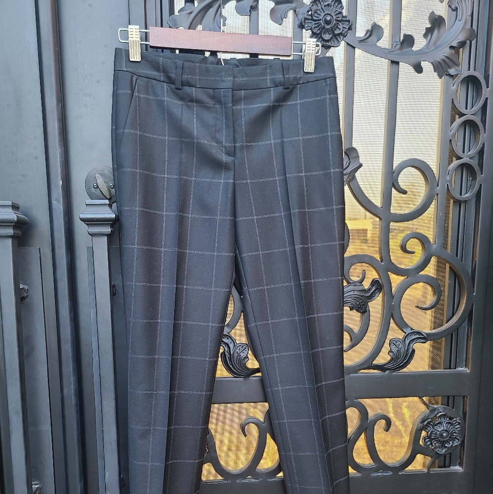 Hugo Boss black light wool woman dress pant size 0. NWOT